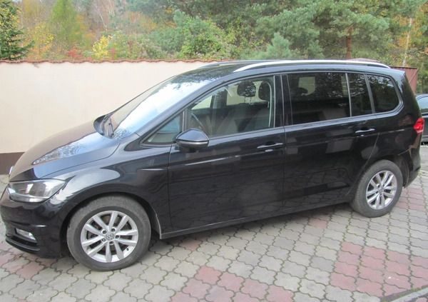 Volkswagen Touran cena 58900 przebieg: 215000, rok produkcji 2016 z Gdynia małe 56